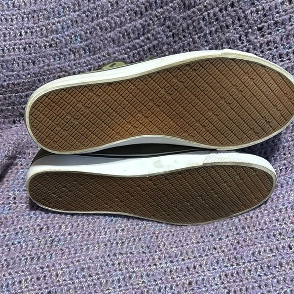 Puma Green Canvas High-Top Sneakers - Picture 3 of 5